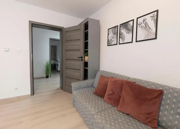 Wolska Apartment 80M2 - 7 People, 3 Rooms